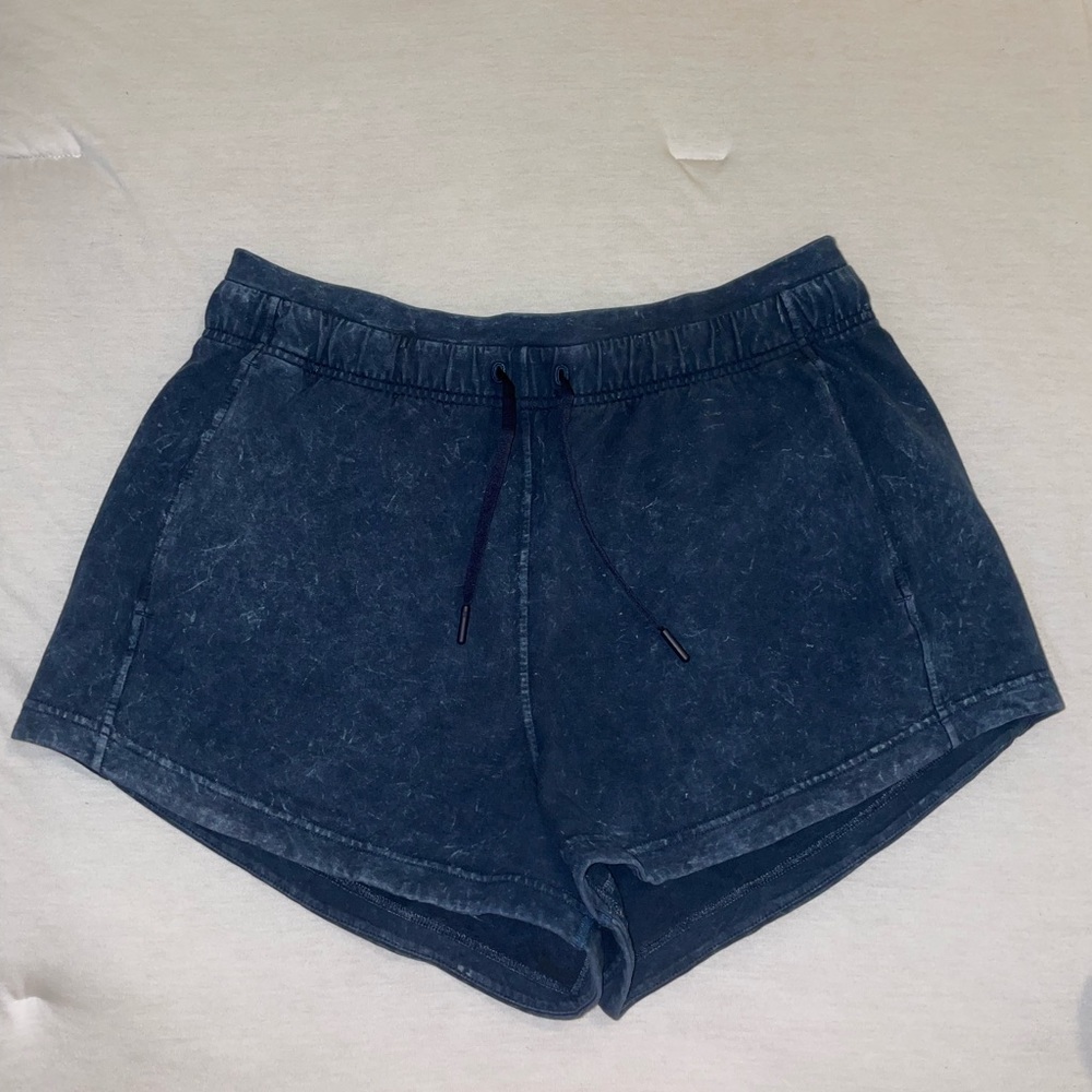 Lululemon blue shorts size 10